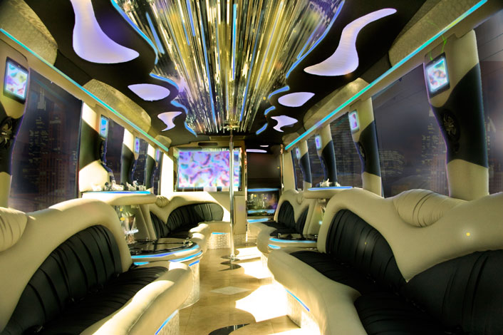 Beverly Hills Luxury Tour Bus