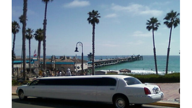 White Lincoln Limousine