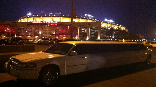 White Lincoln LImo