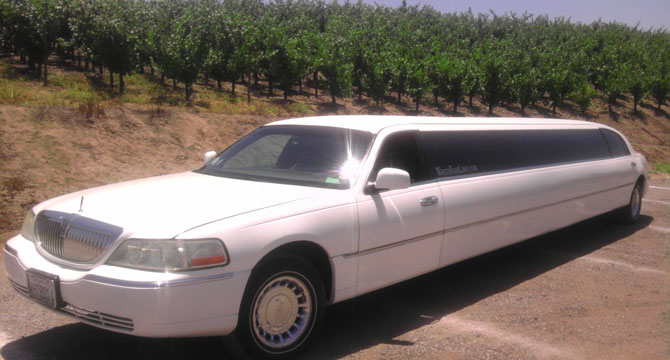 White Lincoln Limo 