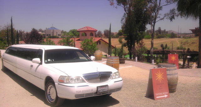 White Lincoln Limousine - Newport Beach