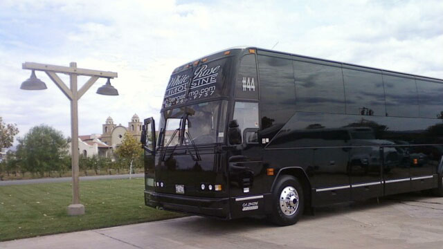 44 Luxury Passenger Party Bus Exterior